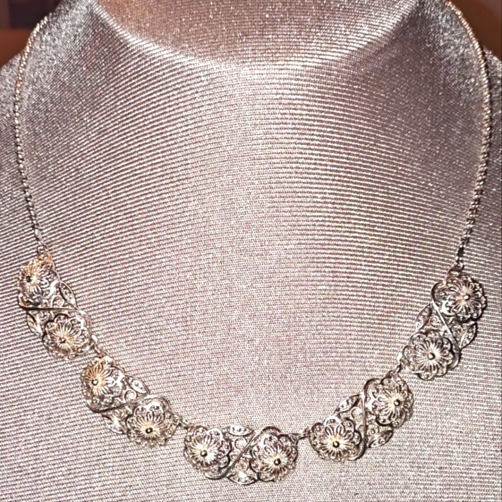 STUNNING! Vintage Estate Sterling Silver Filigree Flower Necklace